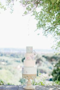 Tuscan Wedding Cake - Villa Le Fontanelle - Florence Wedding Cake | Tuscan Wedding Cakes Wedding Cake Tuscany, Italy at Villa Le Fontane by Tuscan Wedding Cakes